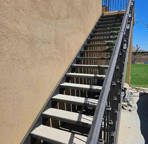 Second Story With Balcony * Queen Creek
